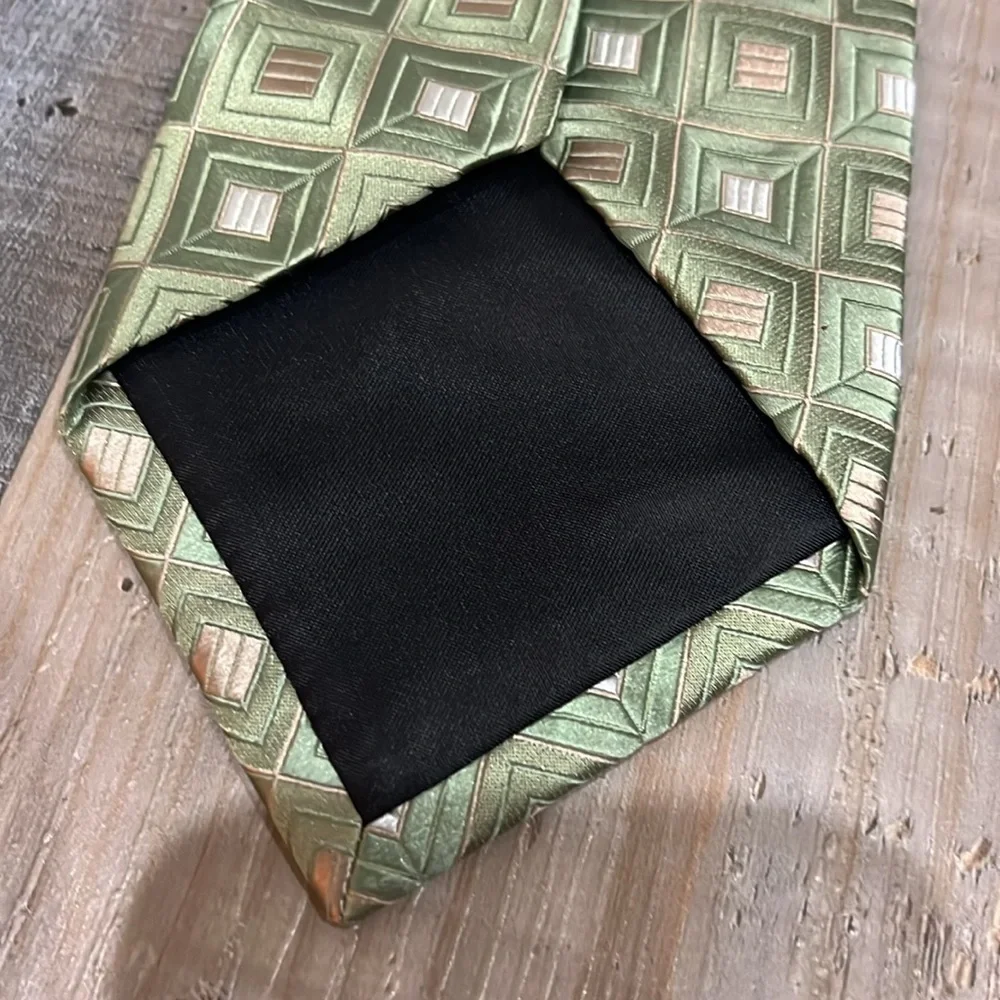 Michael Kors Men’s Green‎ Geometric Squares Silk Necktie W3.5” L58”